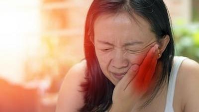 woman with severe tooth sensitivity in brentwood tn