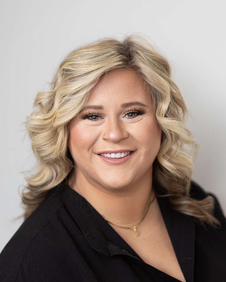 Aly, an account manager & treatment coordinator at sullivan dental partners in brentwood tn